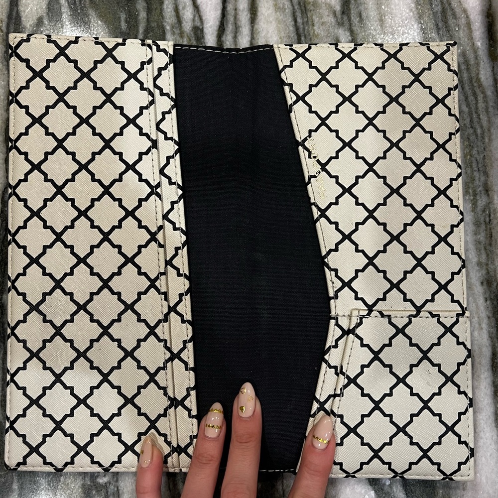 BEAUTIFUL Large Neiman Marcus Wallet FITS A PASSPORT FOR TRAVEL - Picture 3 of 6